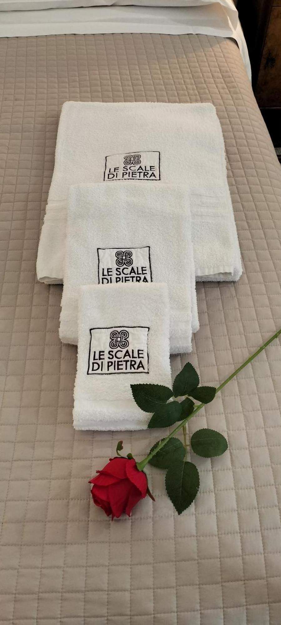 コンヴェルサーノ Le Scale Di Pietra Bed & Breakfast エクステリア 写真